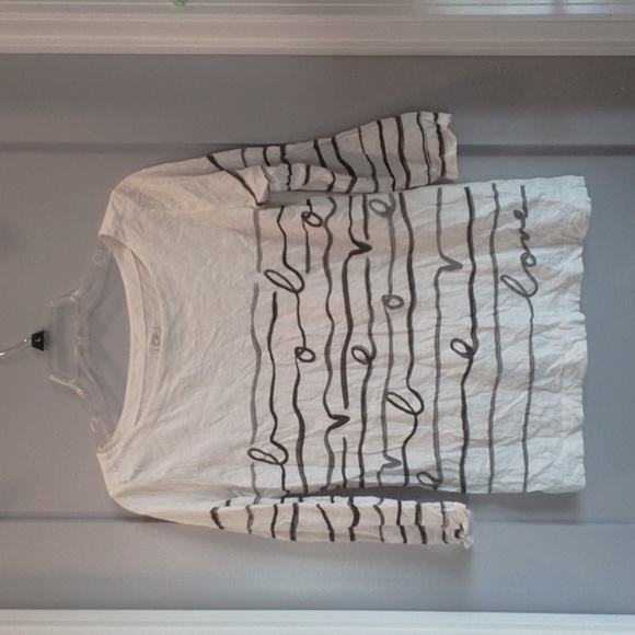 Ann Taylor Tops - 🌞  3/$10 SALE Ann Taylor Print top with 3/4 sleeves